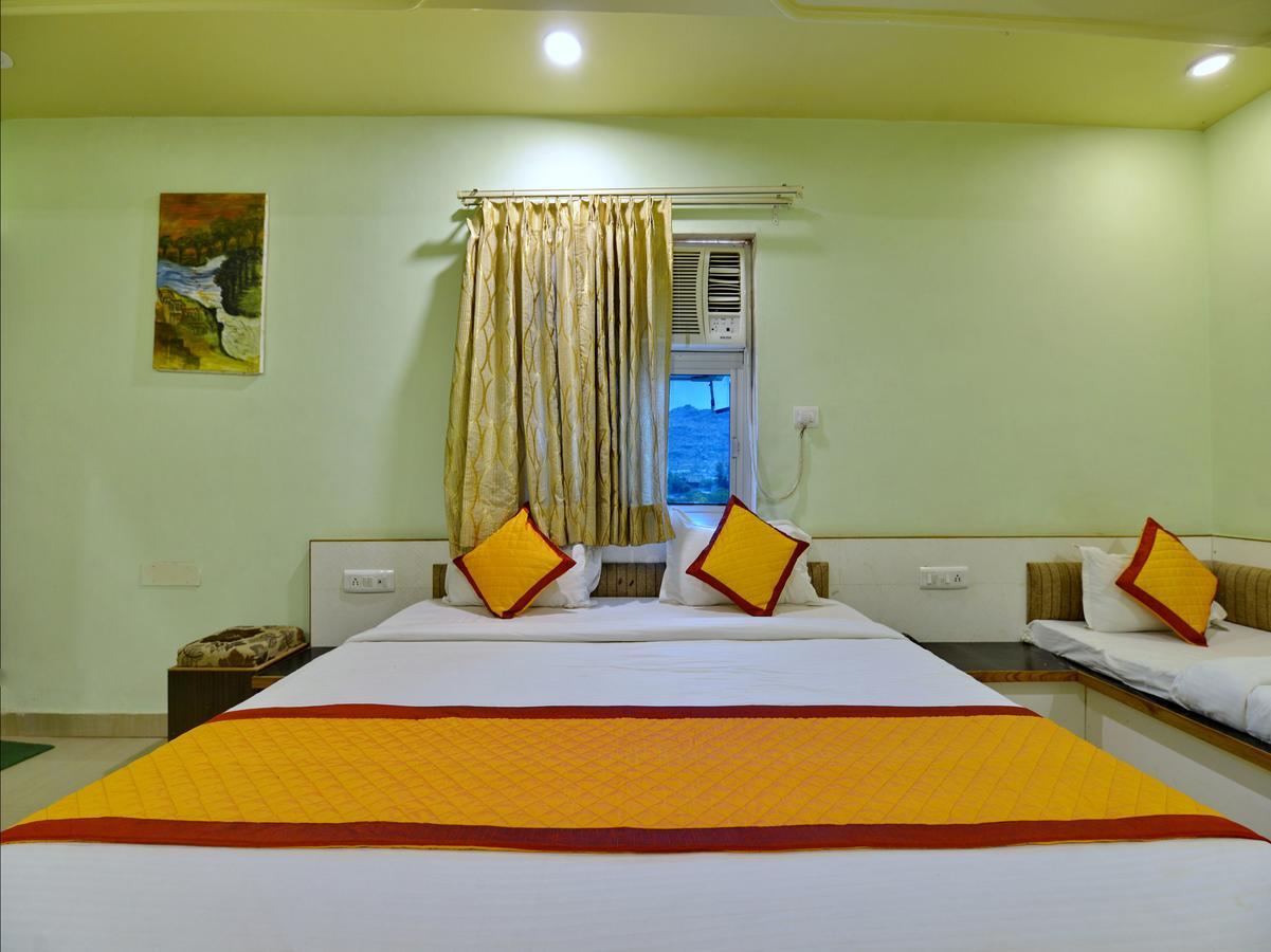 أجمير Oyo 2061 Hotel New Holiday Inn المظهر الخارجي الصورة