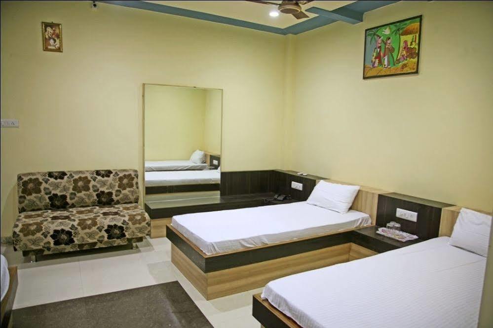 أجمير Oyo 2061 Hotel New Holiday Inn المظهر الخارجي الصورة