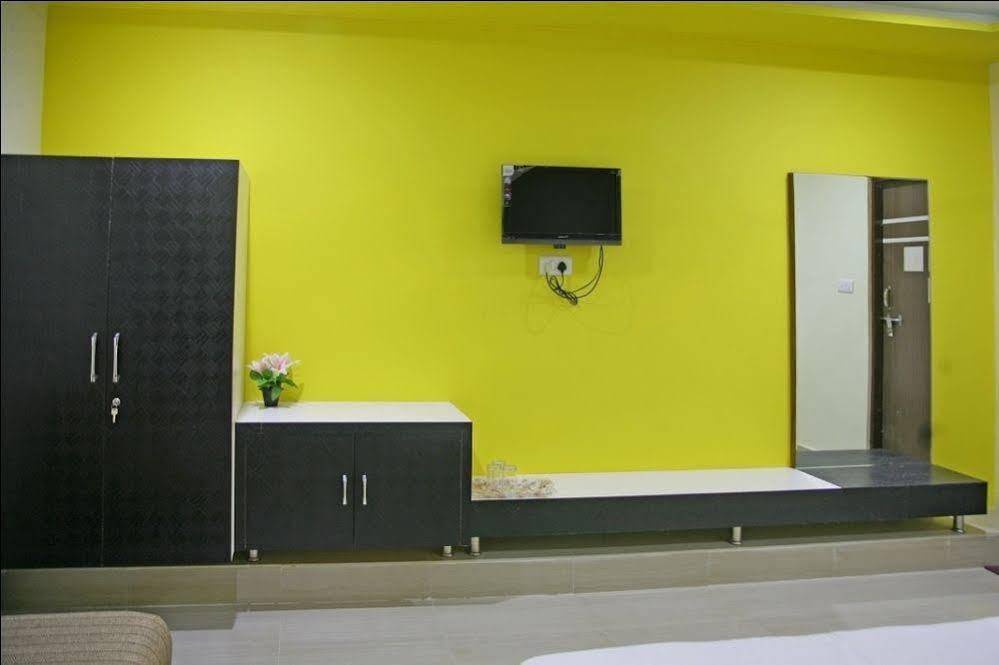 أجمير Oyo 2061 Hotel New Holiday Inn المظهر الخارجي الصورة